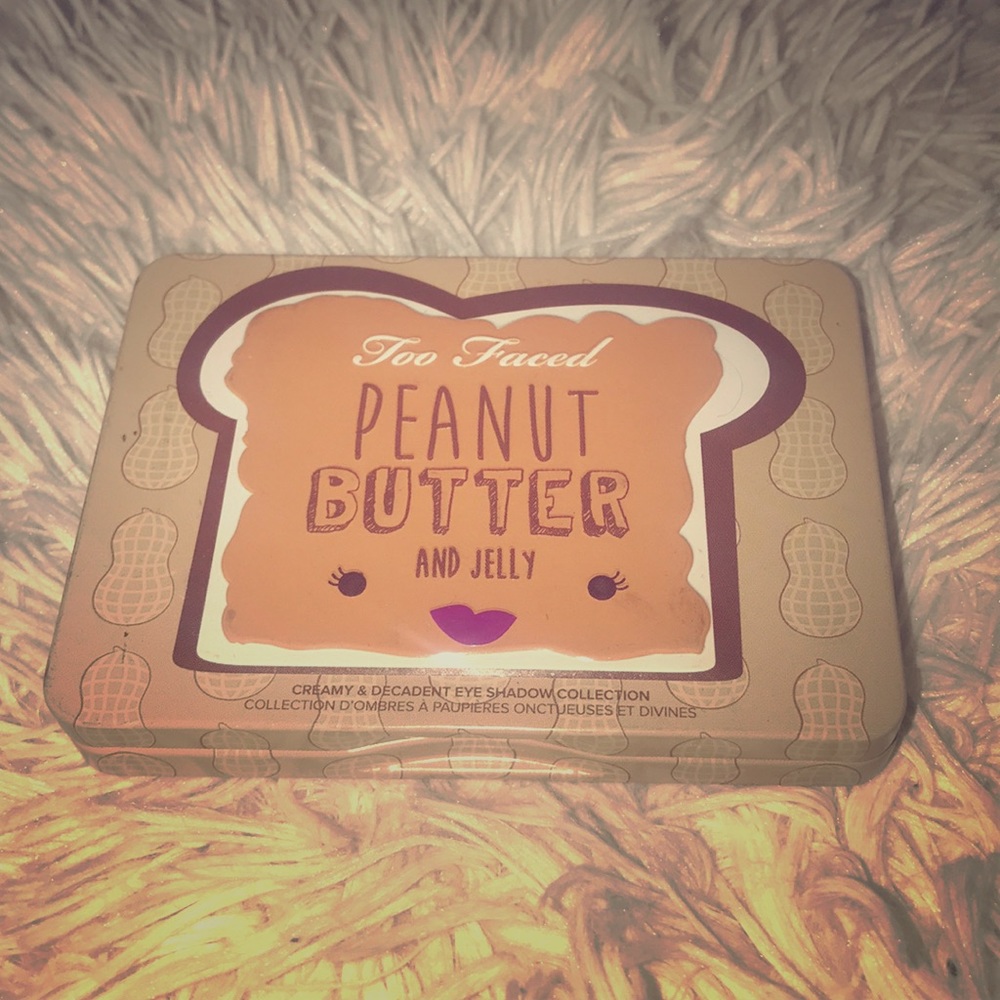 Too Faced Peanut Butter and Jelly shadow kit